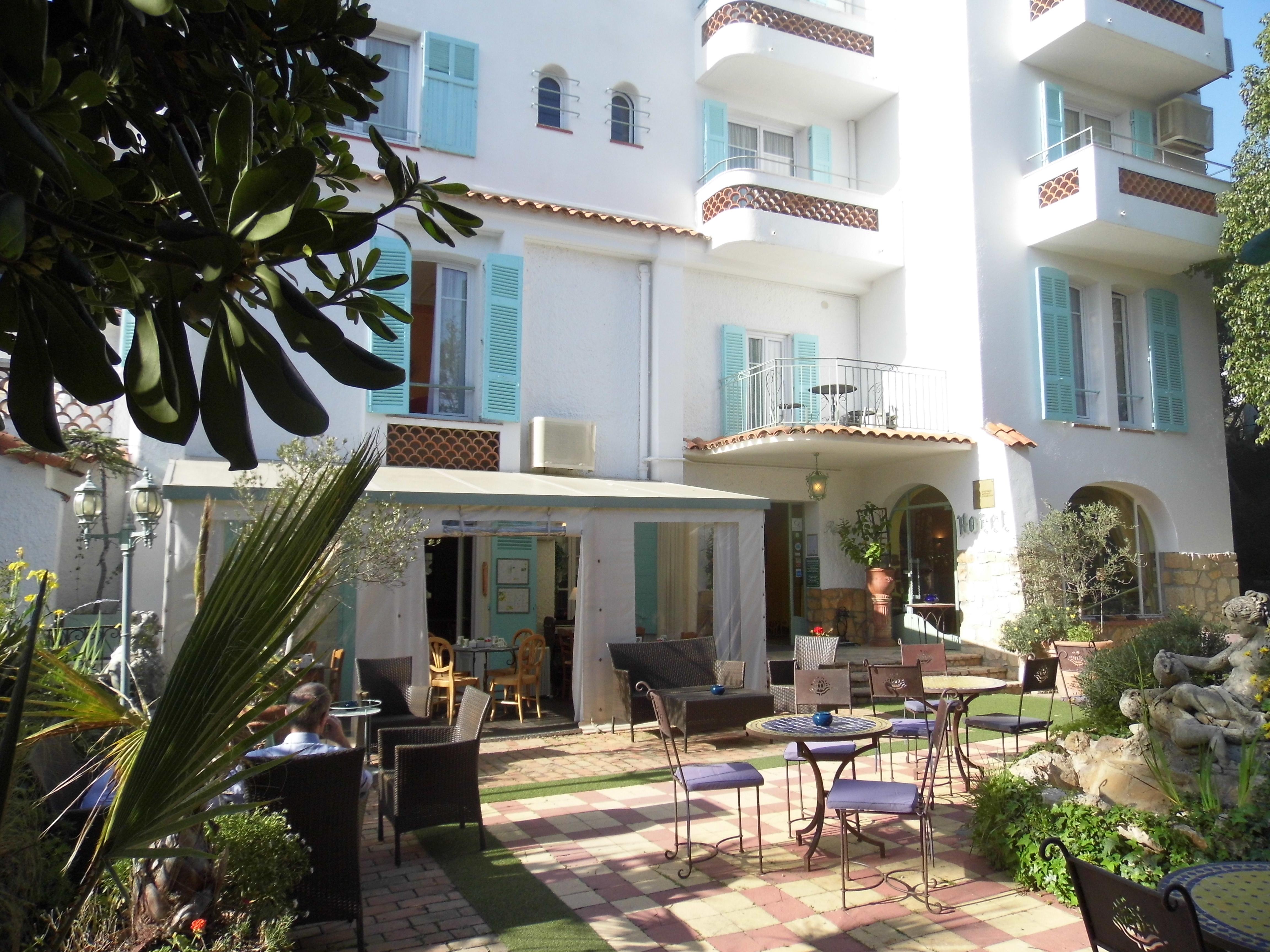 Hotel Le Pre Catelan Juan-les-Pins Exterior photo